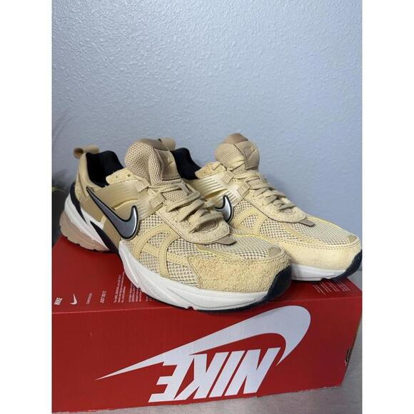 Size Woman 12 , Men 10.5 - Nike V2K Run Sesame W - Picture 1 of 9